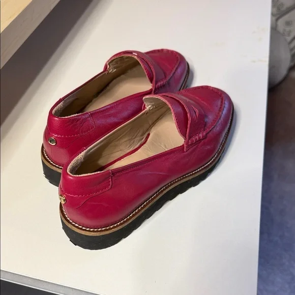 Women's Penny Loafers in Fuchsia Pink - Picture 2 of 3